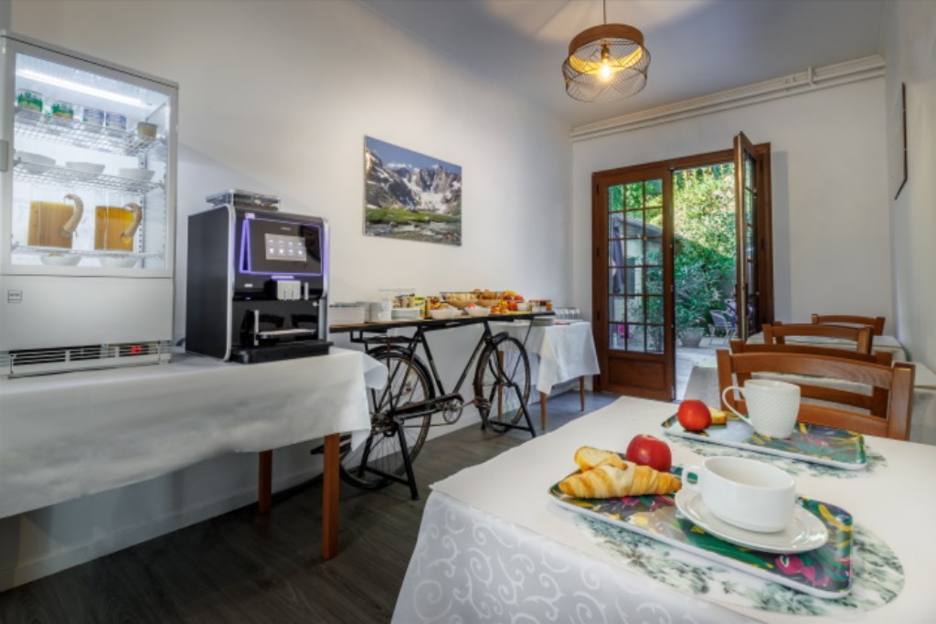 Petit déjeuner buffet à l'Hôtel Saint-Clair